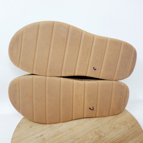 Dansko Bridget Platform Sandal Women 37 Chartreuse Leather Chunky Sole Boho Shoe - Picture 12 of 14